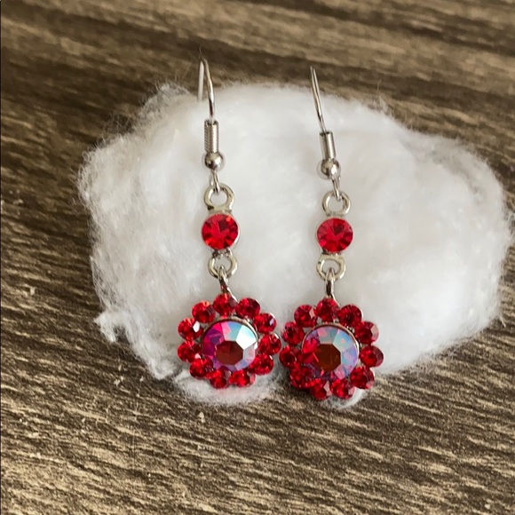 Red floral crystal earrings - Picture 1 of 2
